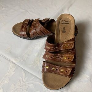 Clark’s Collection Soft Cushion Velcro Sandals Brown Women’s size 8 M